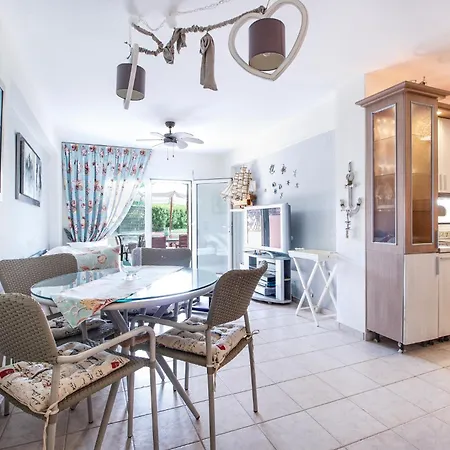 Nerida House Salonikiou * Akti Salonikiou
