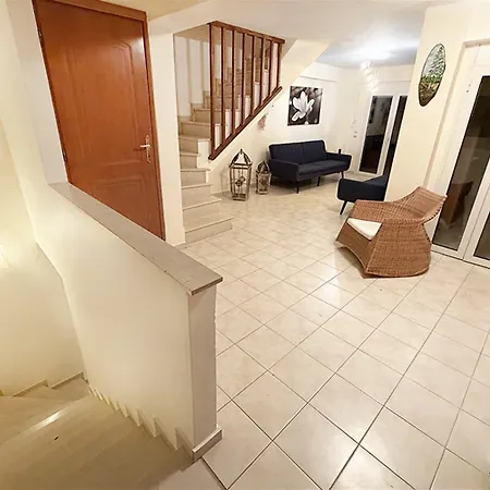 Nerida House Salonikiou Hébergement de vacances *