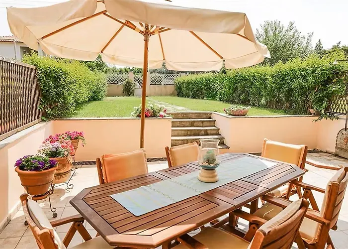 Nerida House Salonikiou * Akti Salonikiou